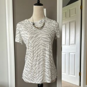 Maurice's 24/7 Animal print Women's small Gray Patterned Top